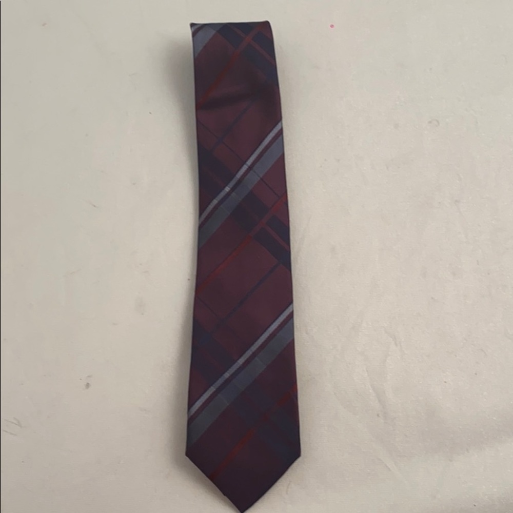Kenneth Cole burgundy and purple silk tie